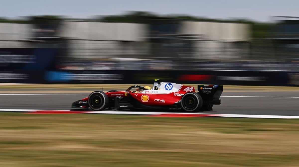 Silverstone démarre fort : Hamilton décroche la pole du sprint et lance son week-end
