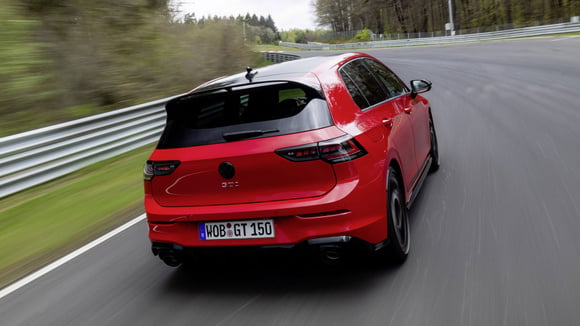 Le prix d’une Golf GTI Edition 50 peut grimper fortement en France avec options et malus