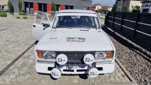 Berline Lada 2105 VFTS homologuée pour le Groupe B proposée à 63 000 €