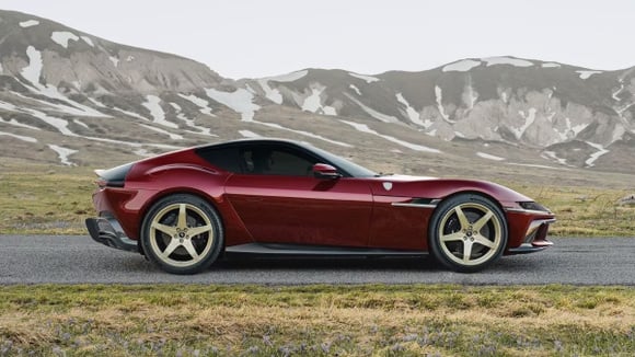 Ferrari 12Cilindri Manuale avec jantes forgées exclusives