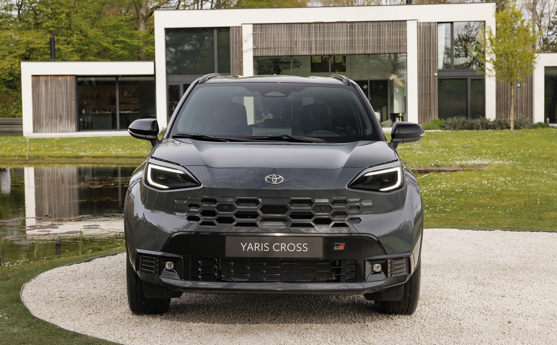 Toyota Yaris Cross GR Sport : bouclier avant spécifique