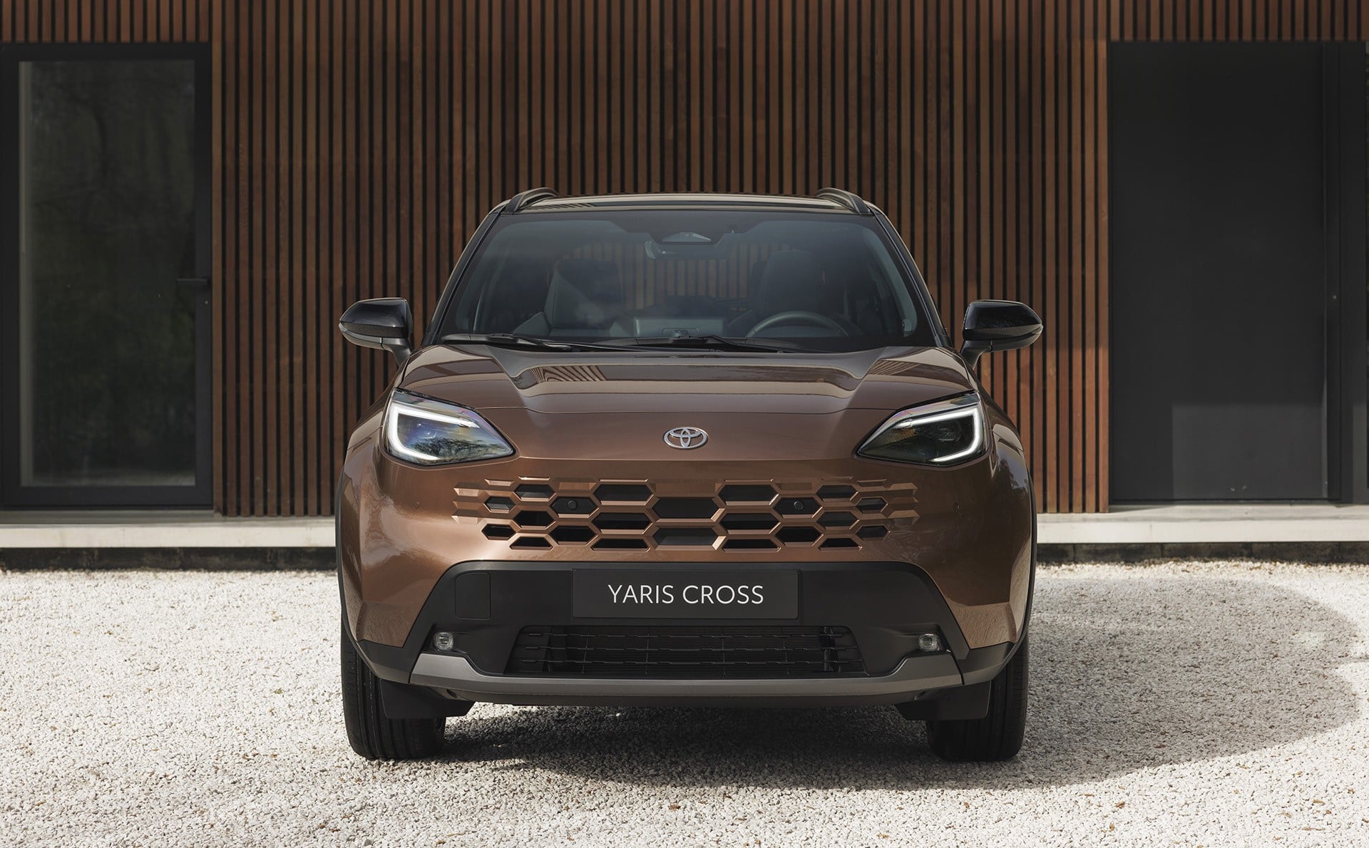 Toyota Yaris Cross Trail : style plus chic avec une couleur bronze