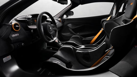 L’habitacle de la McLaren 788 HS mise sur le carbone et la personnalisation