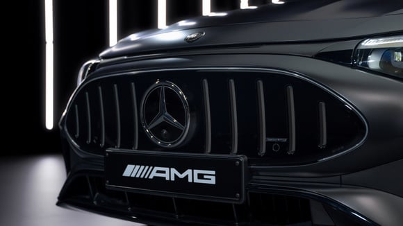 La calandre Panamericana de la Mercedes-AMG CLA 45 électrique