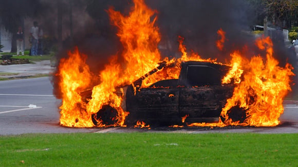 Photo d’illustration : aux Pays-Bas, un véhicule électrique sur le point de prendre feu