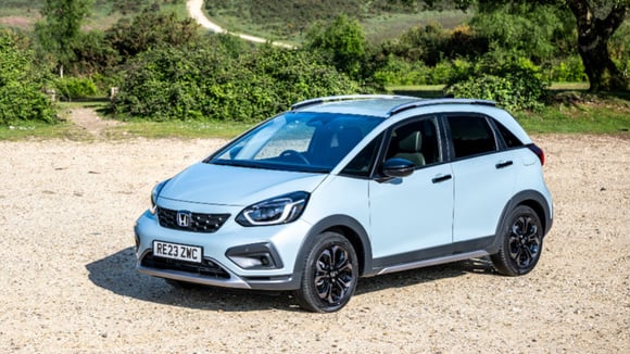 La Honda Jazz existe aussi en version Crosstar au look plus SUV