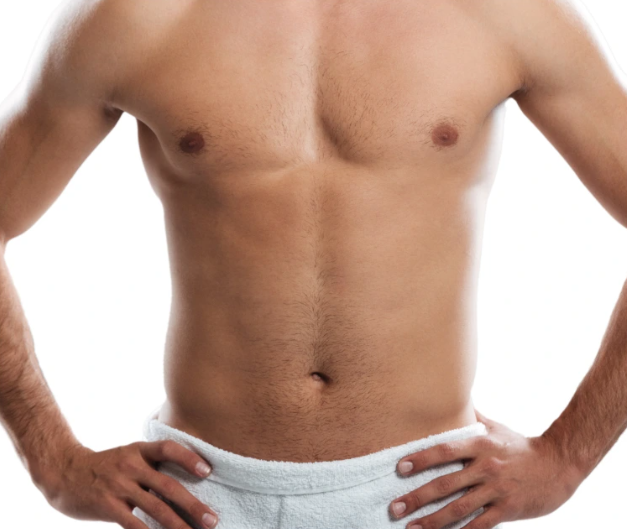 Oberkörper eines muskulösen Mannes mit nacktem Oberkörper und weißem Handtuch um die Taille.