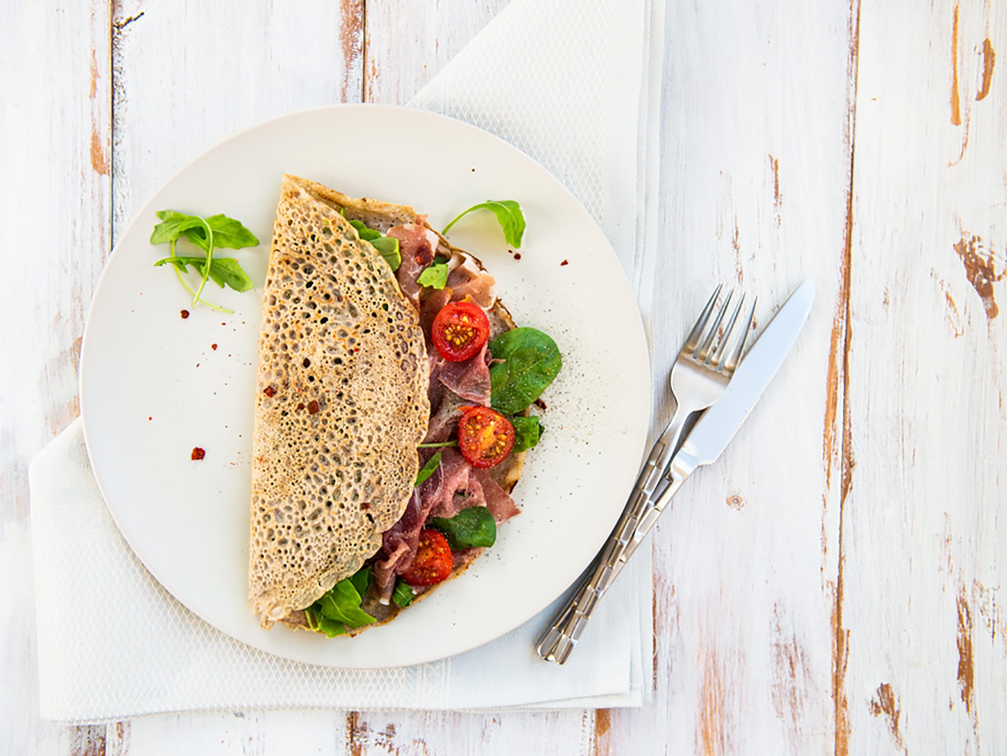 Tässä on herkullinen tattarijauho resepti gluteenittomiin letteihin, jotka sopivat täydellisesti aamiaiseksi tai lounaaksi!
