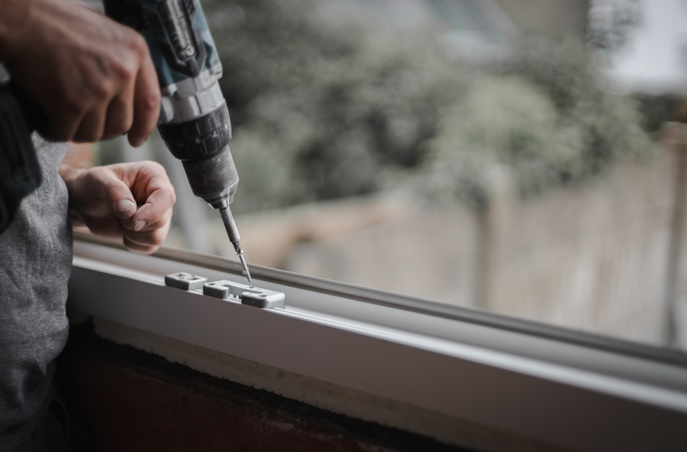 Fenêtres abîmées : pensez au dépannage avant l’hiver pour éviter les pertes de chaleur