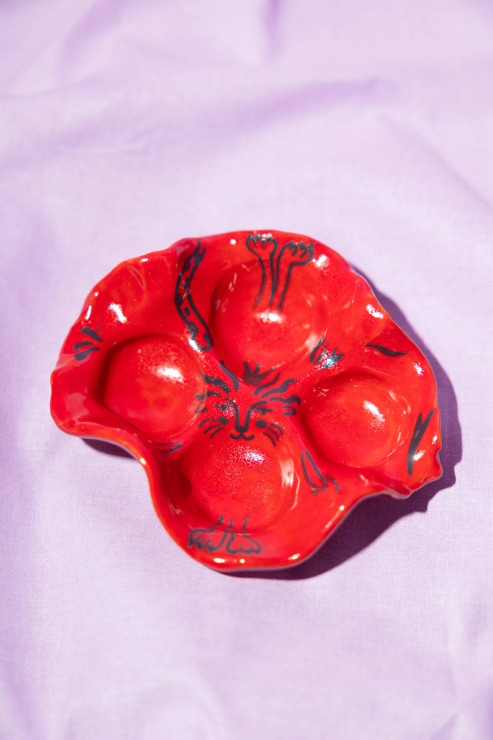 Red egg plate