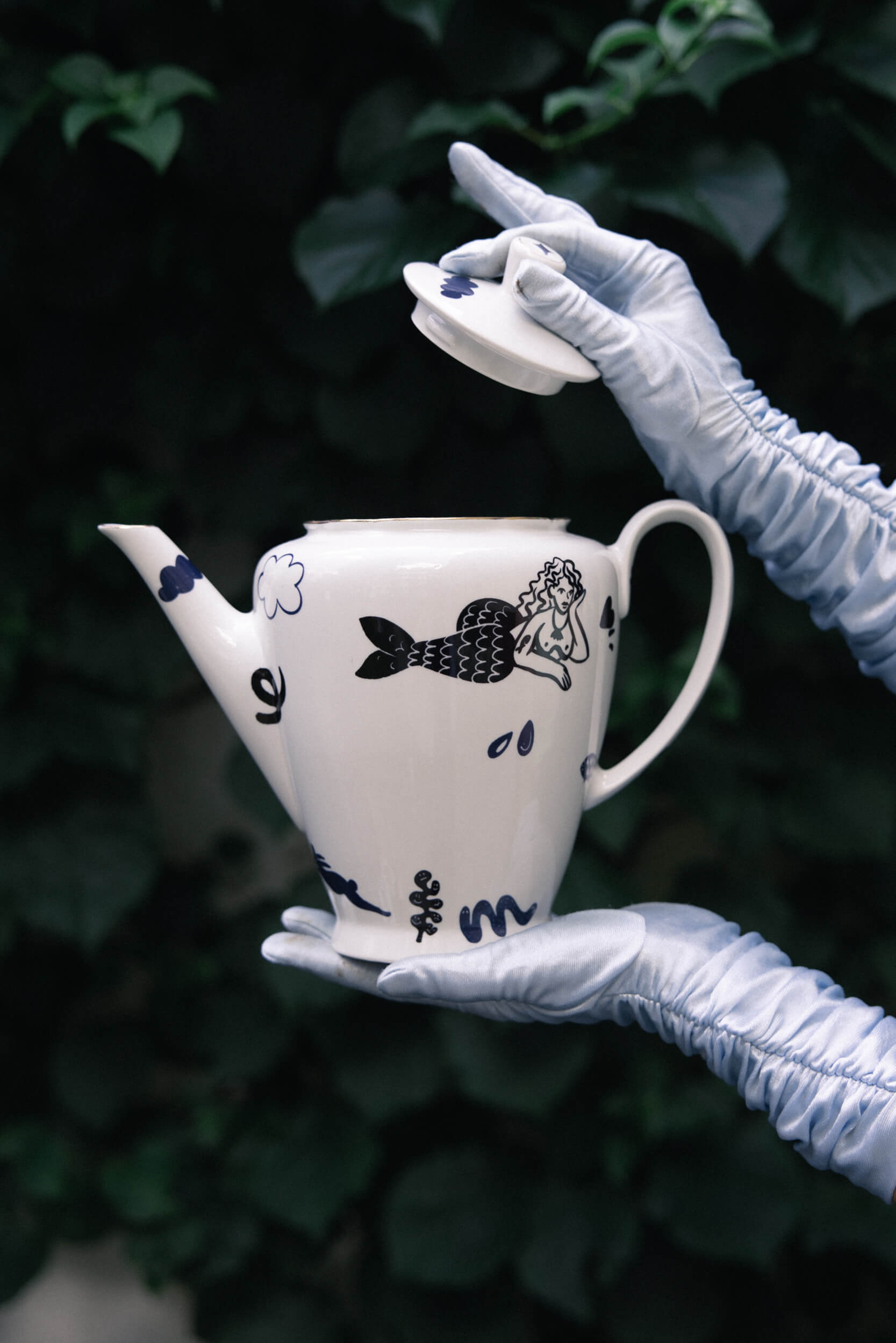 Mermaid pot with cap