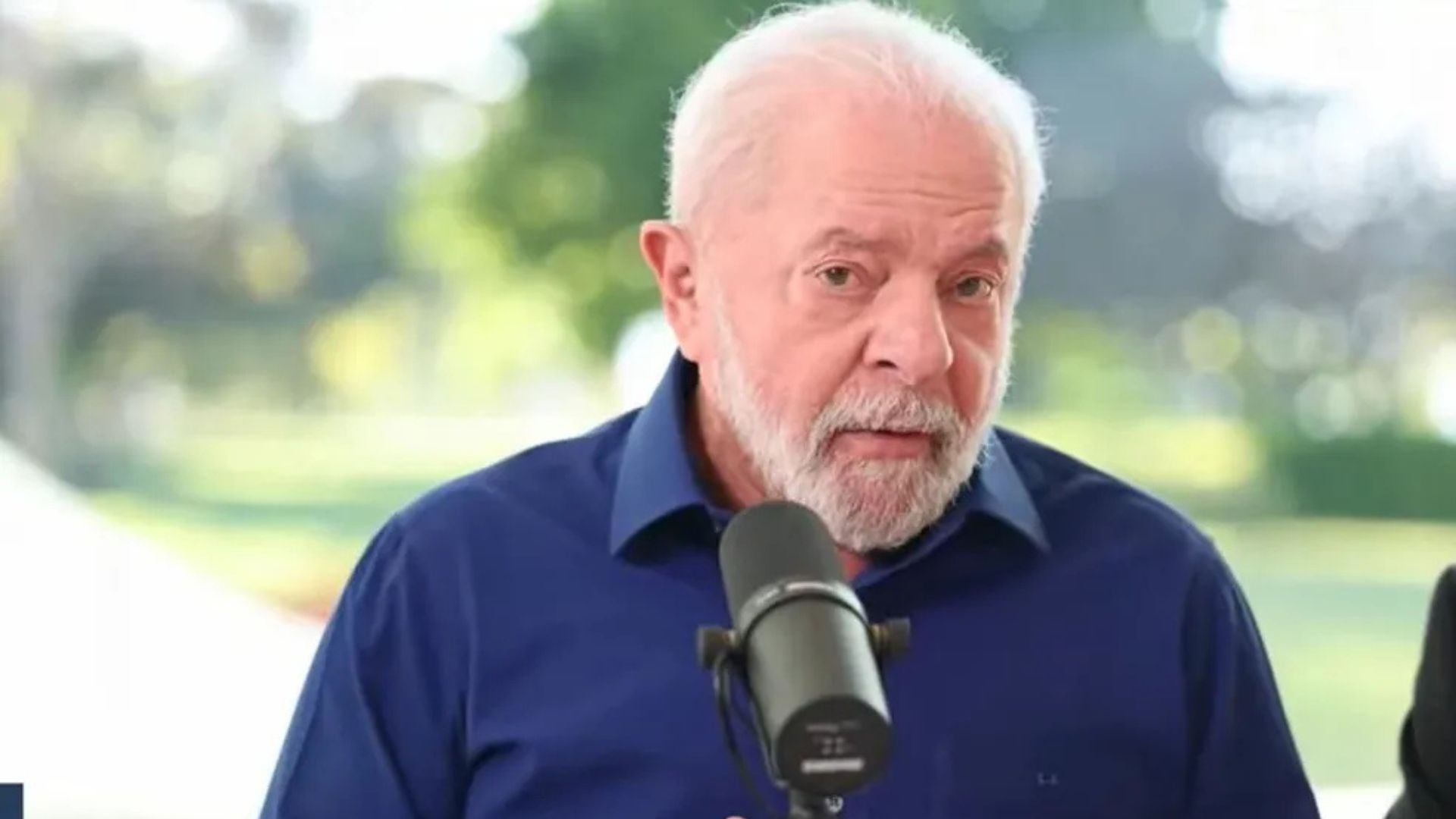 Lula falando durante entrevista.