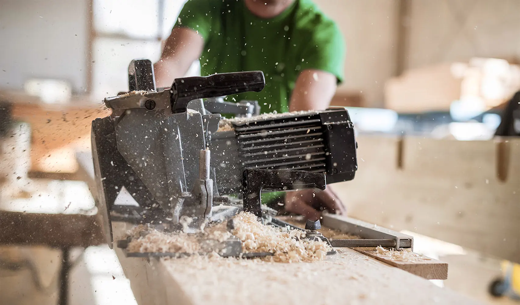 Aster GmbH - Holzbau und Türen. Präzision aus Südtirol.