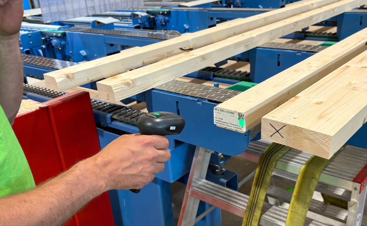 Aster GmbH - Scannvorgang Abbundanlage