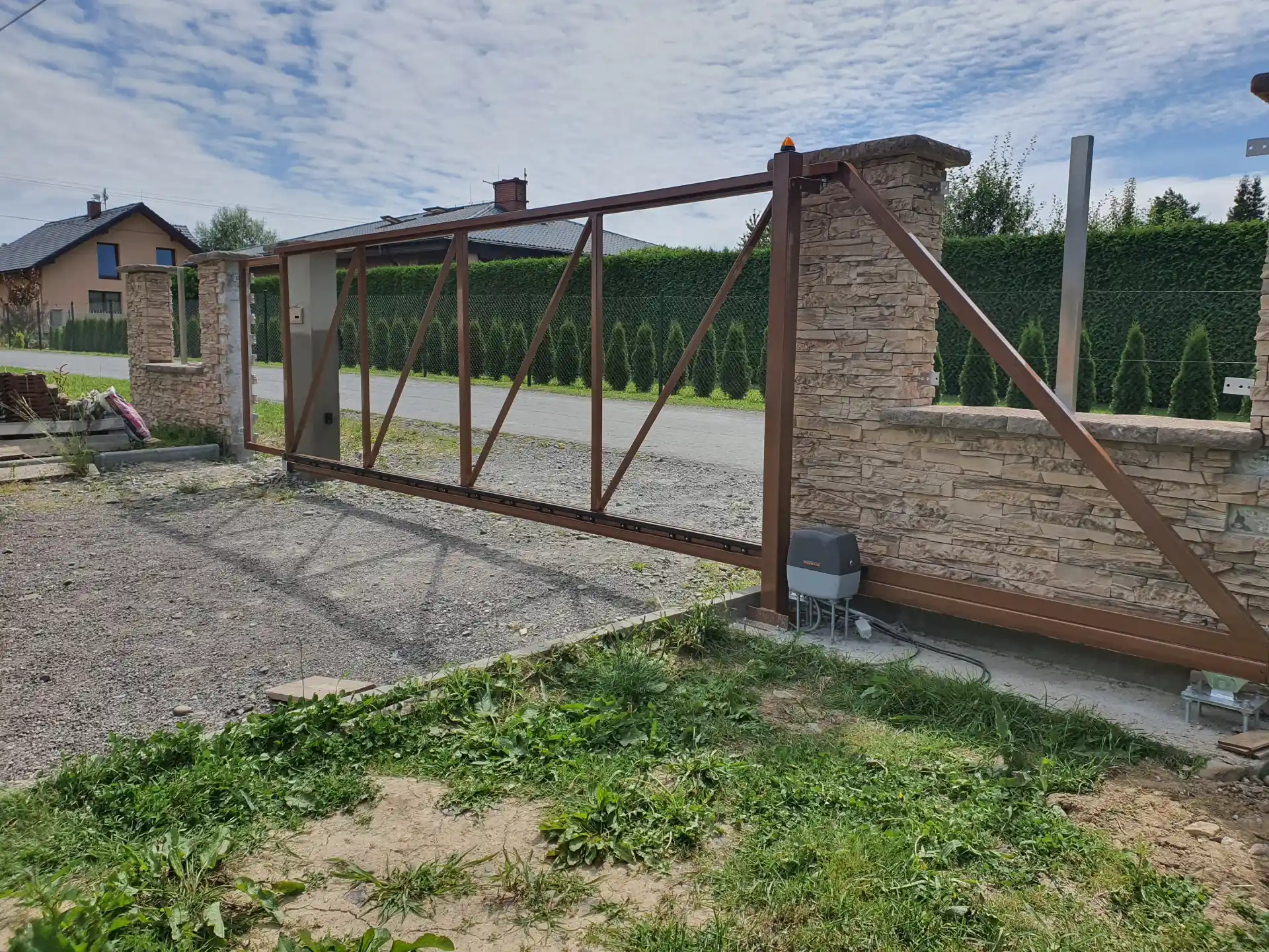 Naše realizace vjezdové brány