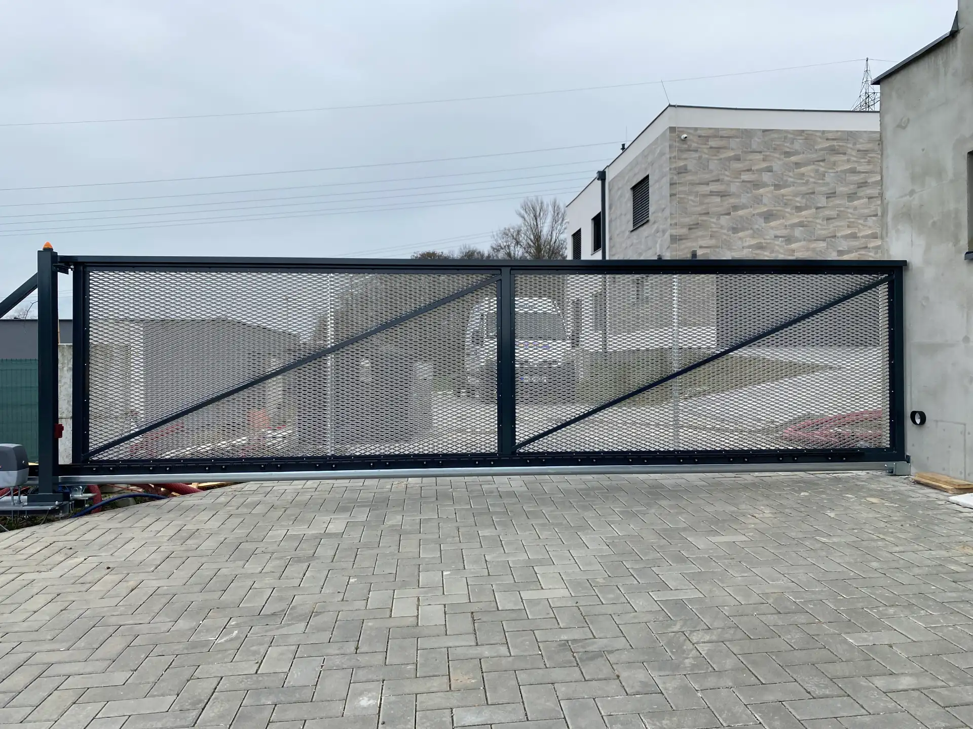 Naše realizace vjezdové brány