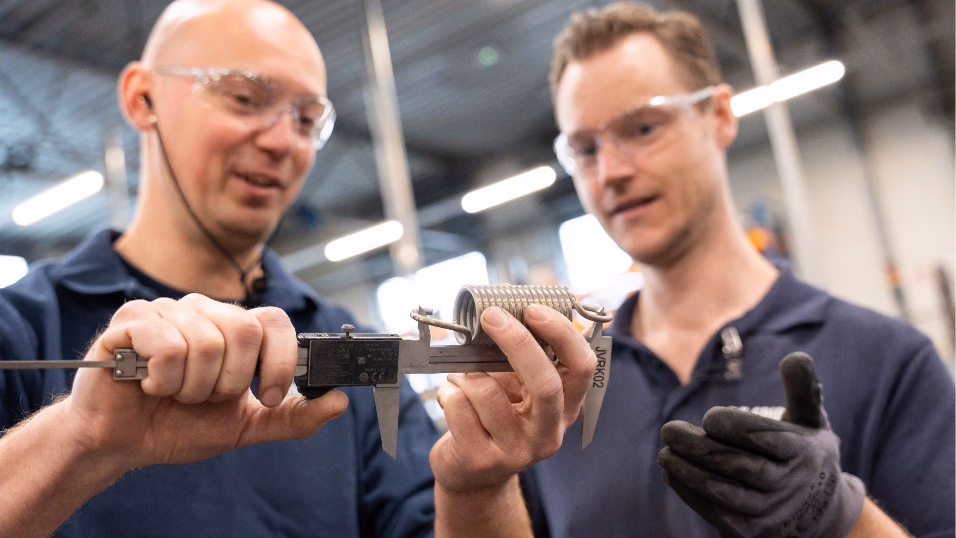 Maatwerkoplossingen voor complexe veertechnische uitdagingen