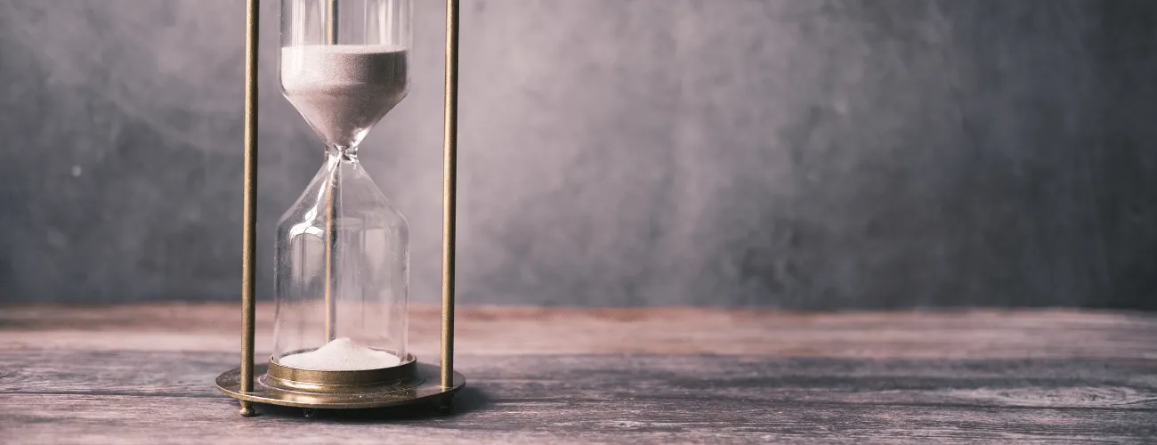 un sablier qui détermine le temps pour acheter un appartement