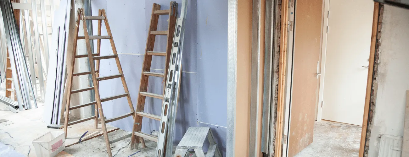 intérieur d'une maison en travaux pour améliorer les performances énergétiques