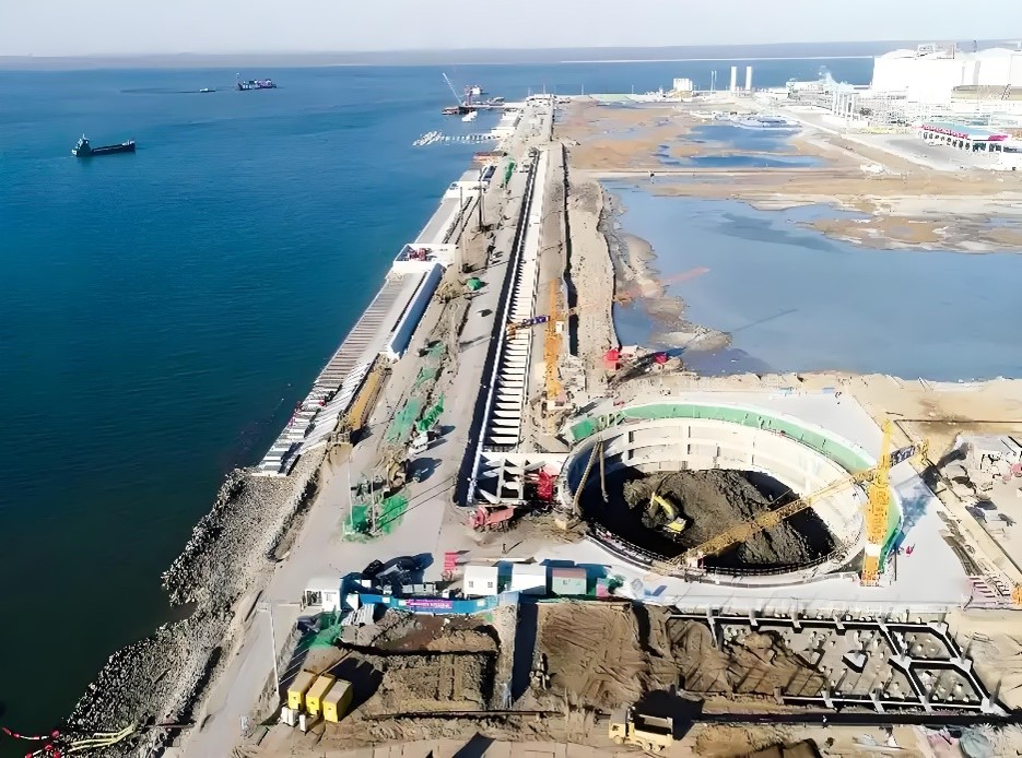 Marine construction works near the shore
