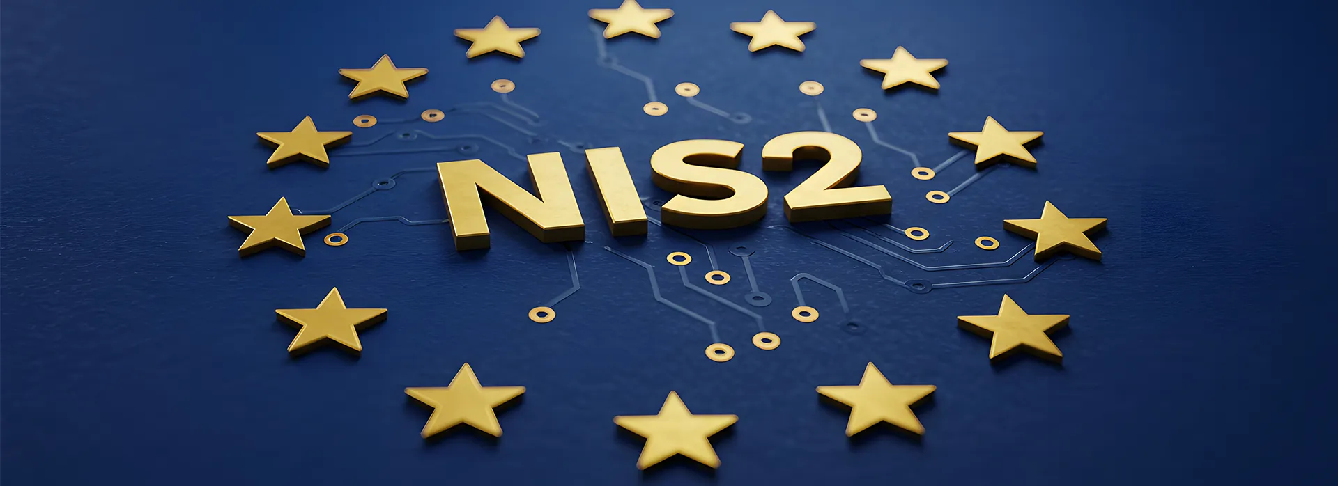 De tekst 'NIS2' in gouden 3D-letters in het midden van een cirkel van twaalf gouden EU-sterren. De donkerblauwe achtergrond is voorzien van subtiele, digitale circuitlijnen (printplaatlijnen).