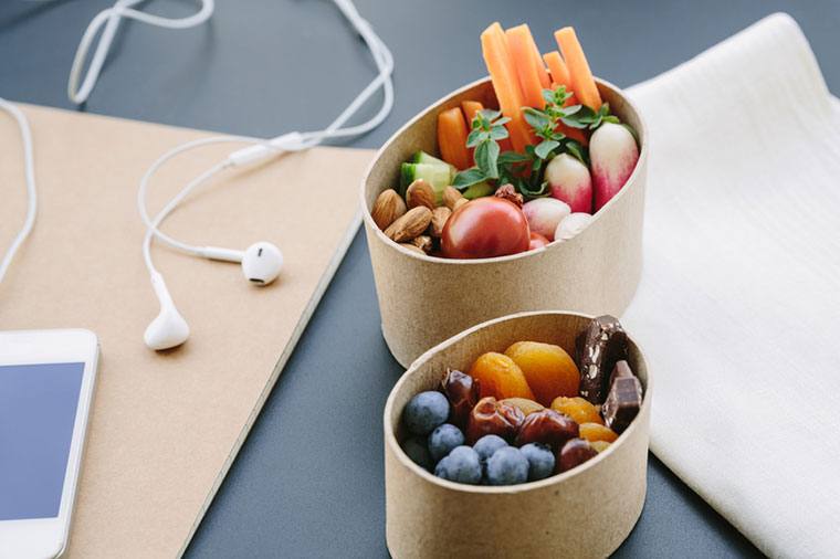 Stocksy-Work-Snacks-LiorLone