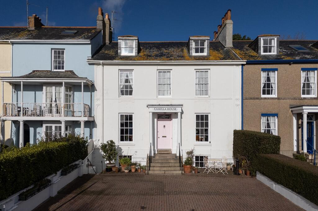 Camilla House - Regent Terrace