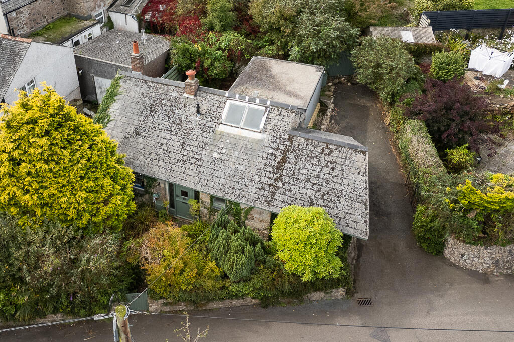 The Hobbit Hole - Madron