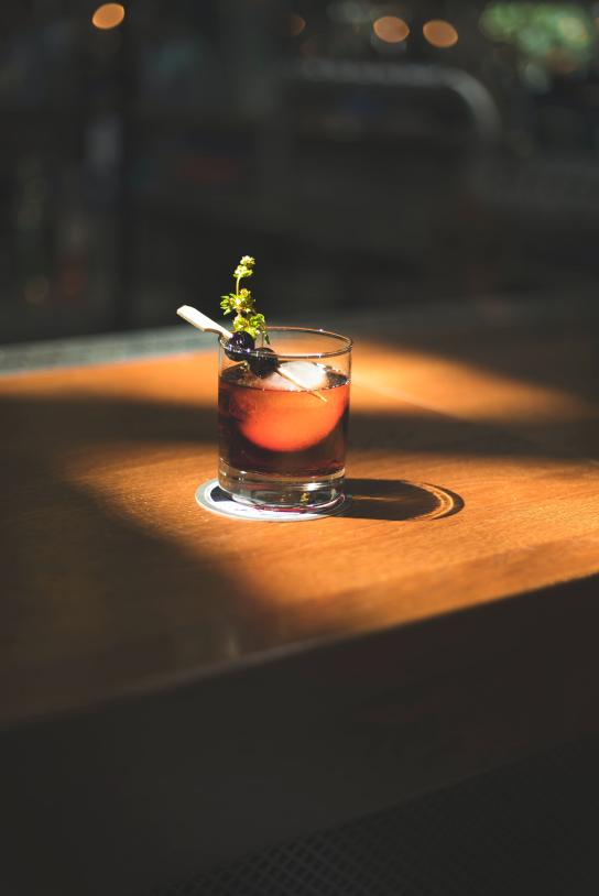 Cocktail bars in lisbon nightlife.
