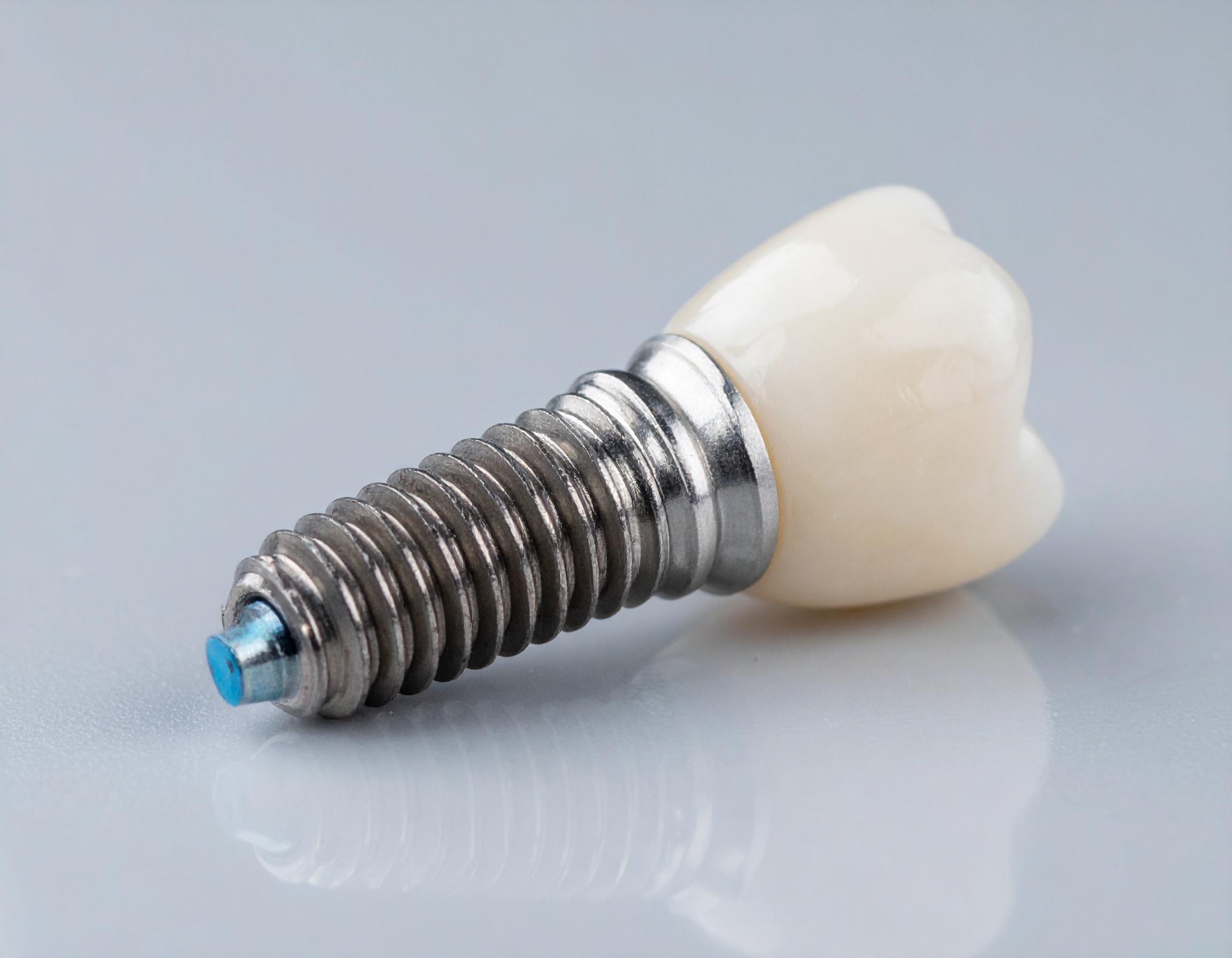 digitale ansicht von mini zahn implantaten