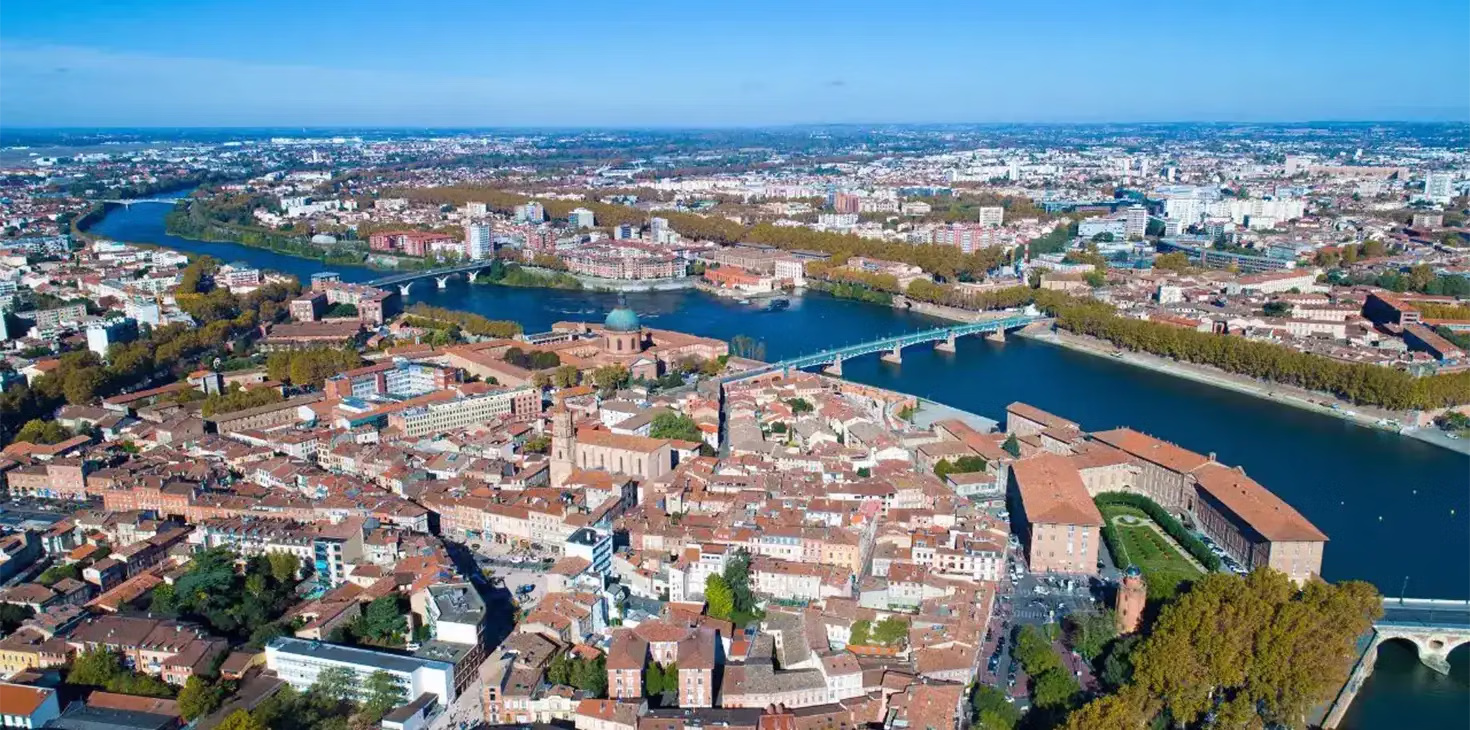 vue aérienne du centre de la ville de toulouse