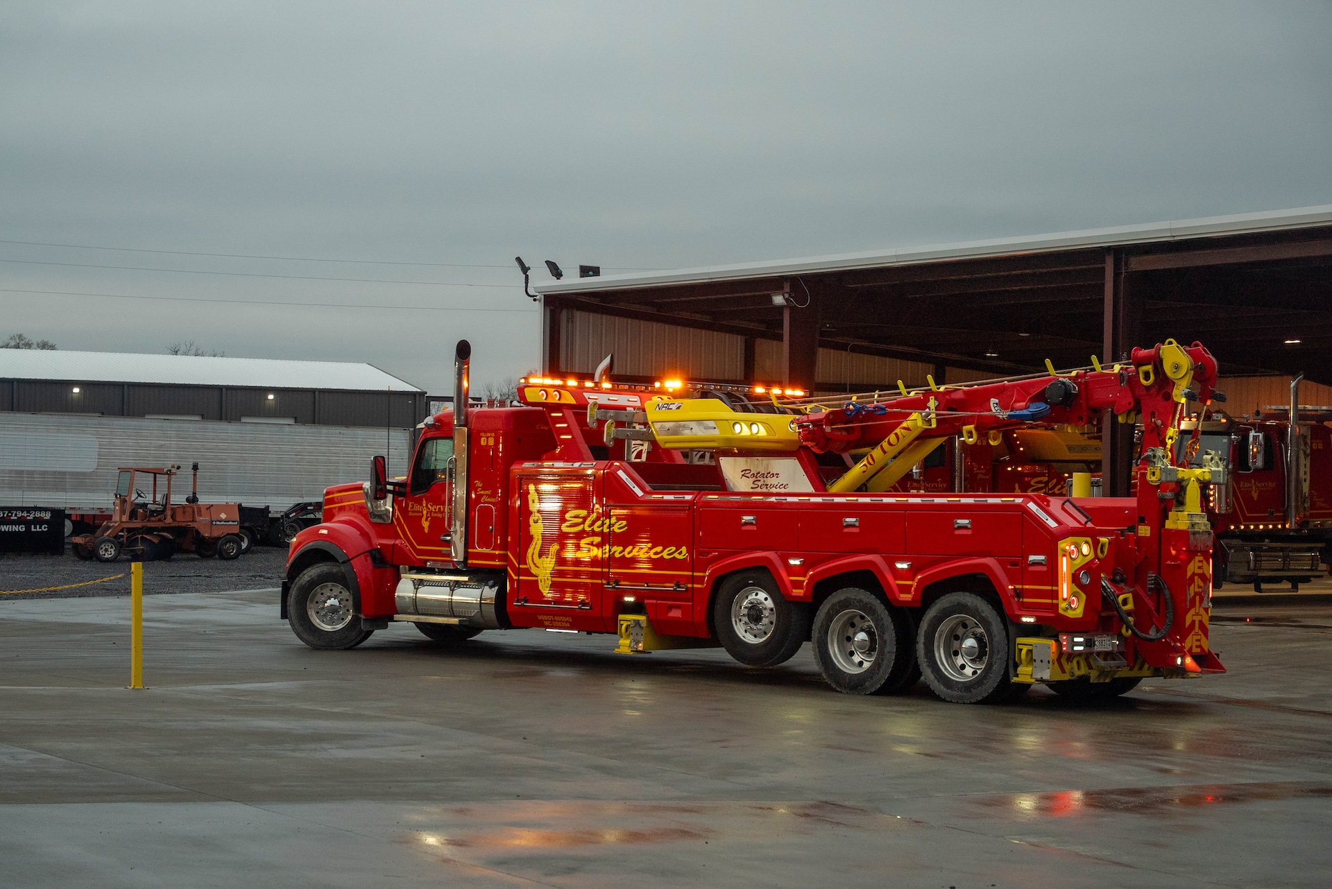 Lafayette Heavy Duty Rotator Tow Truck: 24/7 Semi Rollover Recovery