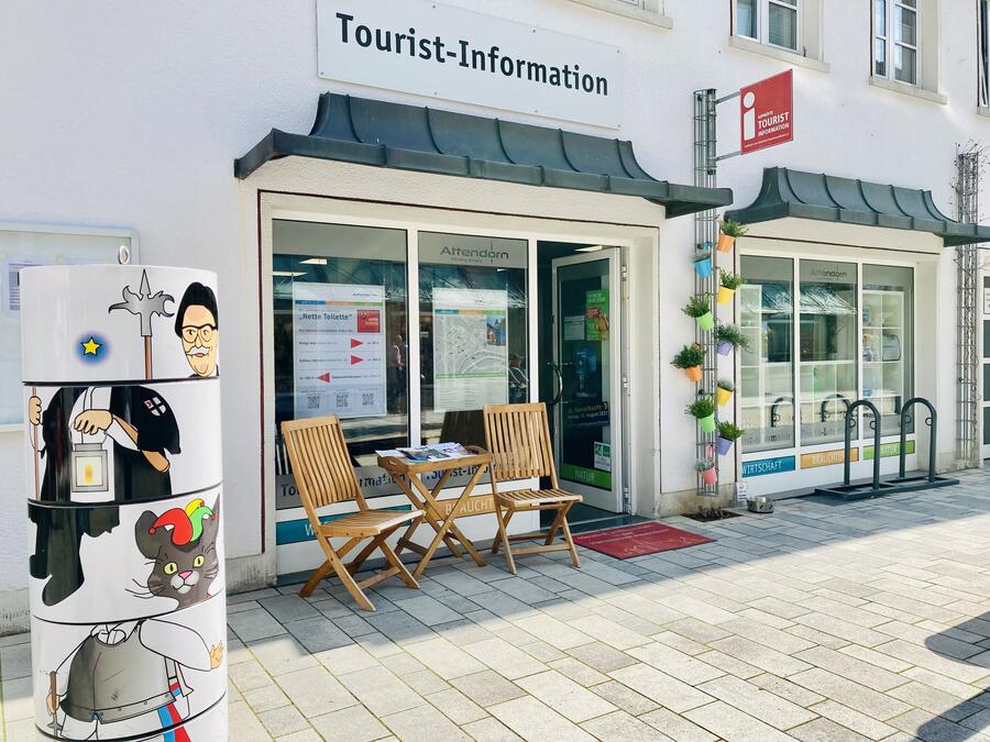 Bild vergrößern: Außenansicht der Tourist-Information der Hansestadt Attendorn.