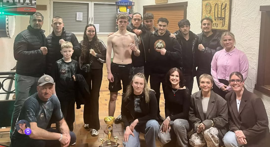 Bartek Lamasz siegt beim K1 Kampf in Gleidorf