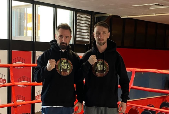 Boxtrainer Jens siegt bei seinen Boxkampf