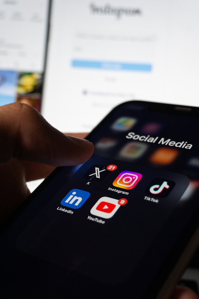 Social media reels