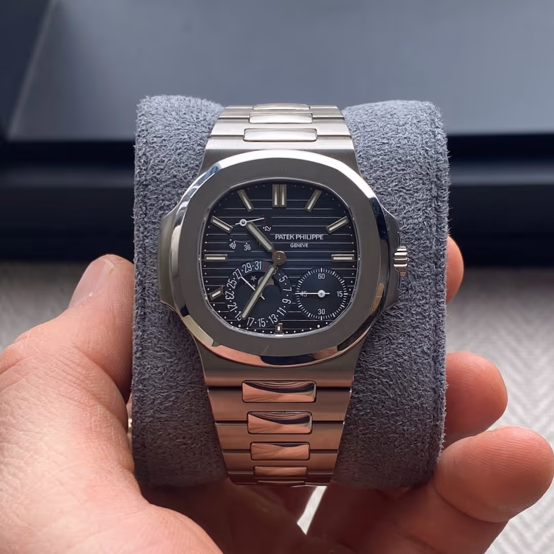 Patek Philippe - Nautilus - 5712/1A