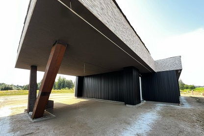 Premium dviejų lygių lamelės moderniam fasadui.