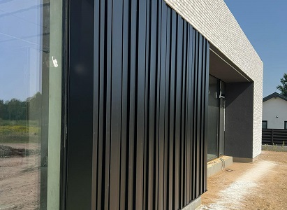 Dviejų aukščių fasado lamelės premium projektams