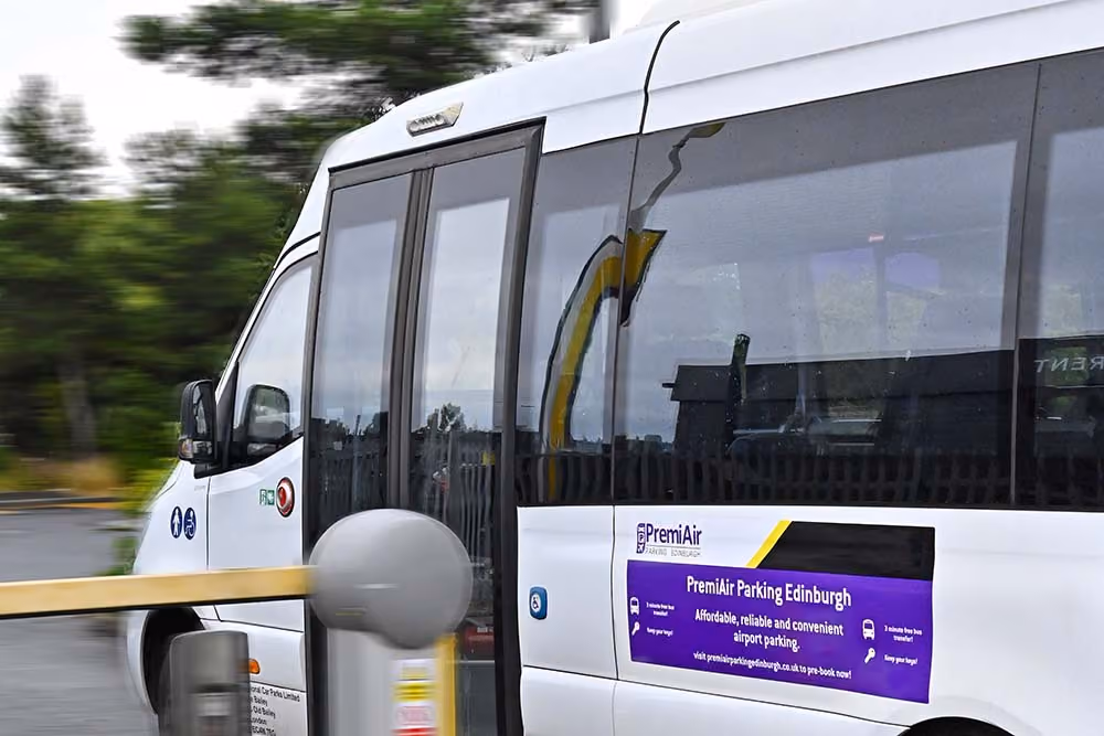 Edinburgh airport parking shuttle bus