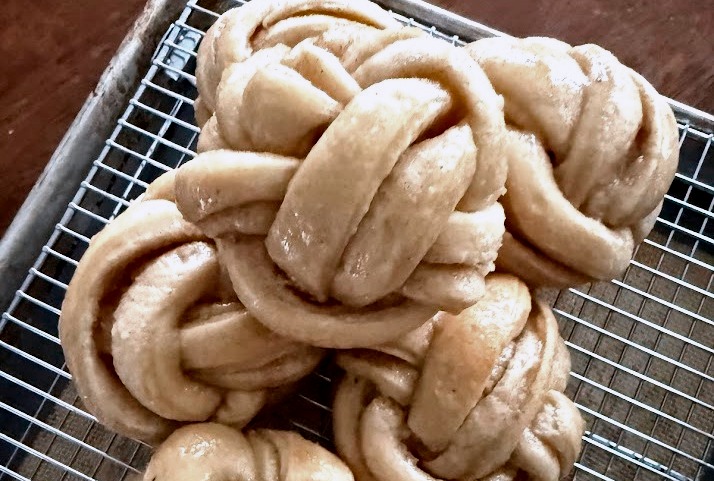 Triple vanilla buns