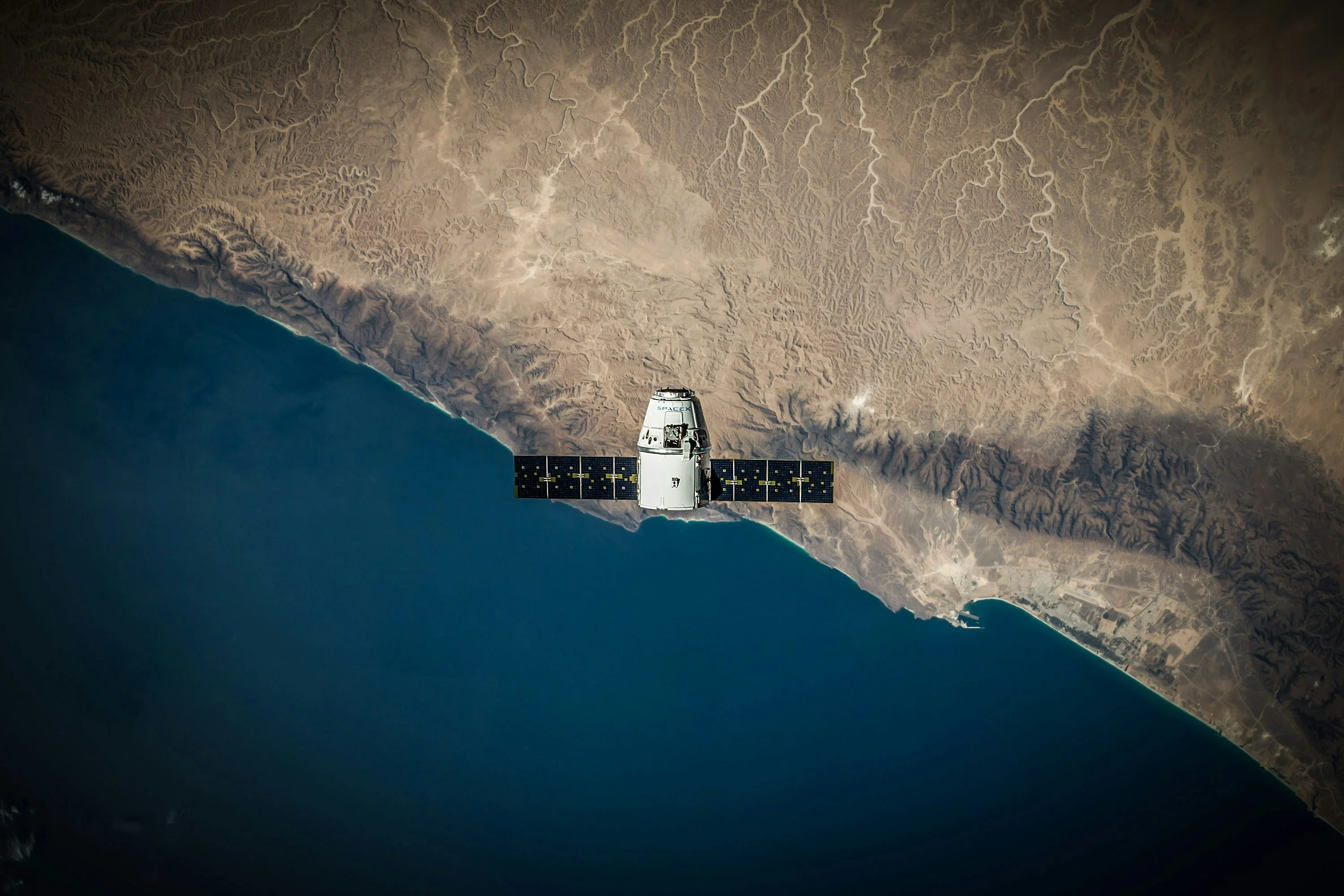 Engineered cleanrooms for satellite assembly, optical systems, and defense. US-manufactured modular labs with guaranteed timelines. Request an aerospace quote.