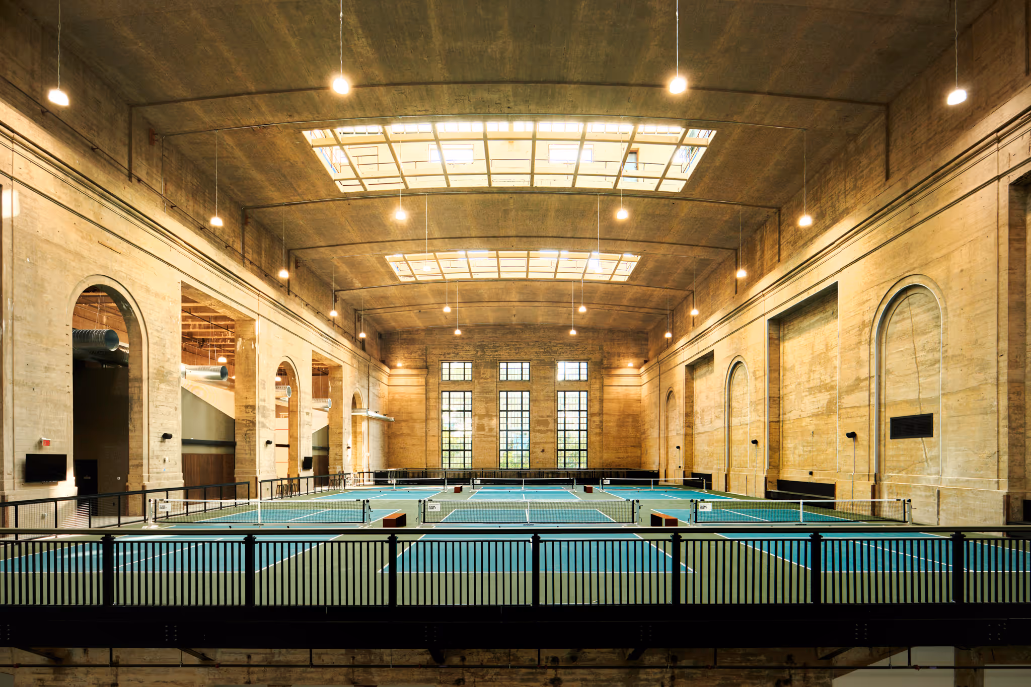 Ballers-Pickleball-Courts-PHL