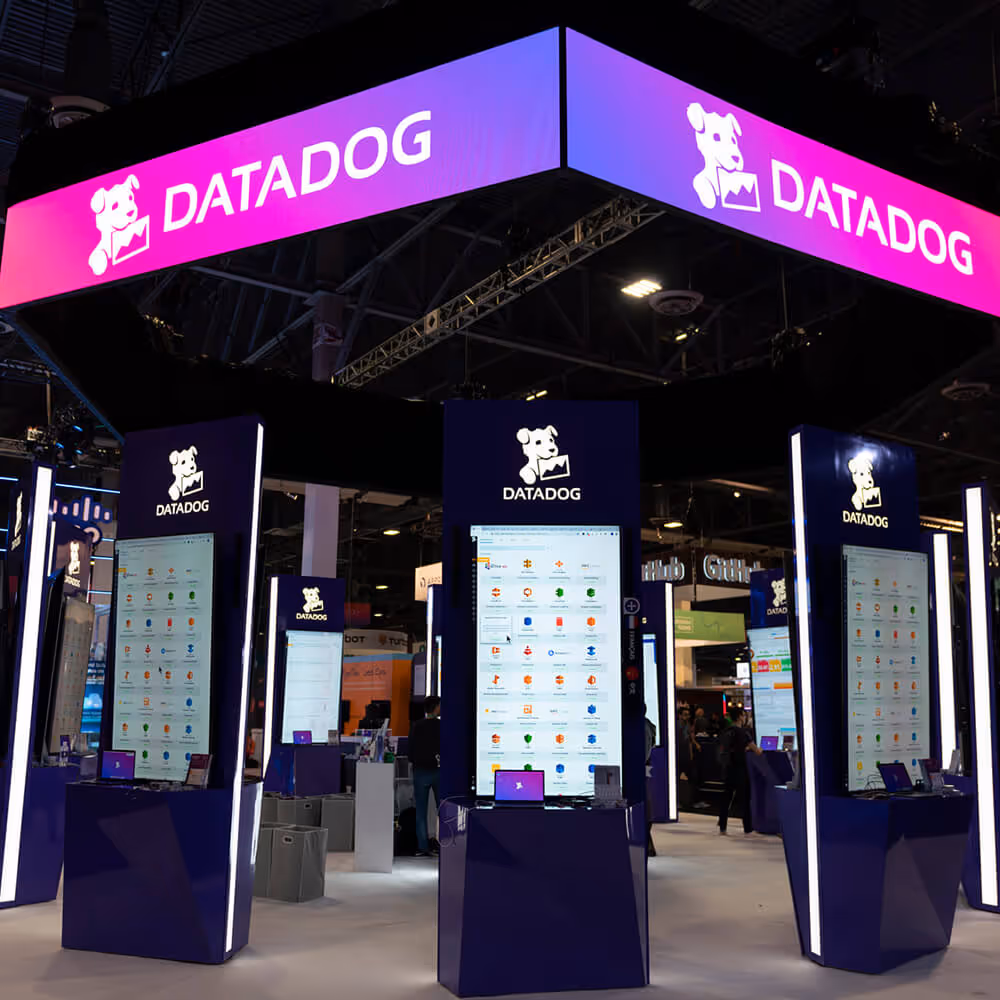 Tradeshow booth with marquee display units