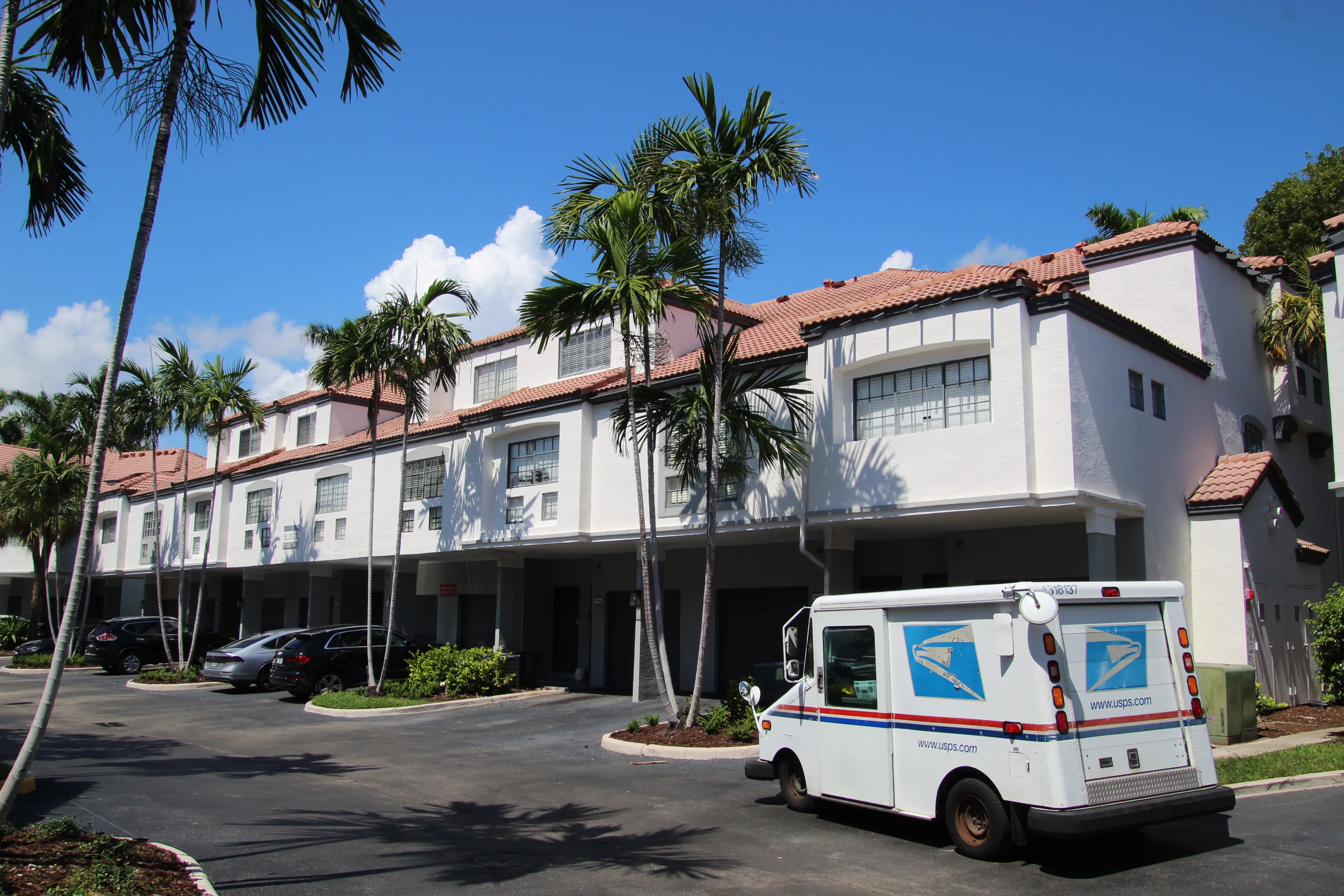 Residential building at Promenade at Aventura Apartments in Aventura, Florida
