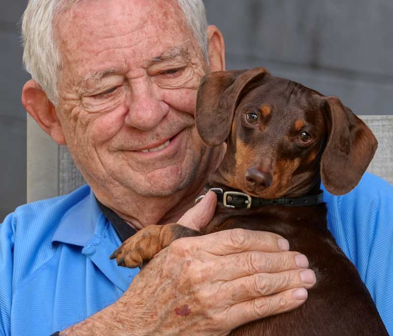 A senior able to keep his pet