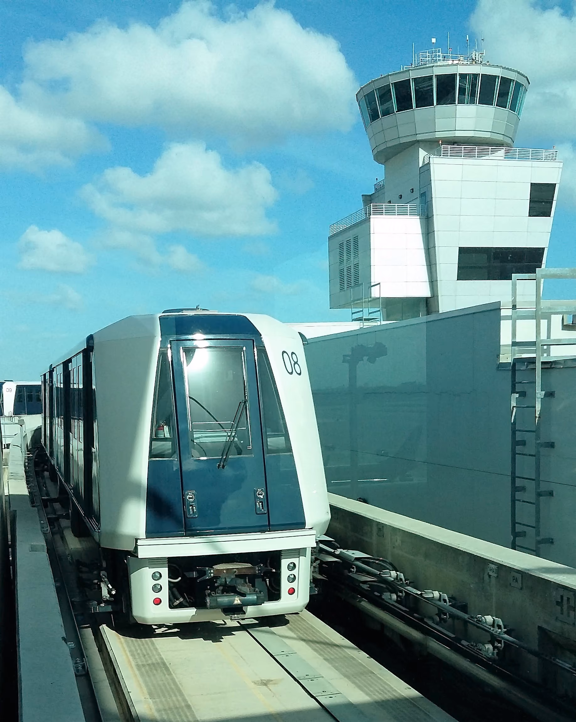 Miami International Airport (MIA)