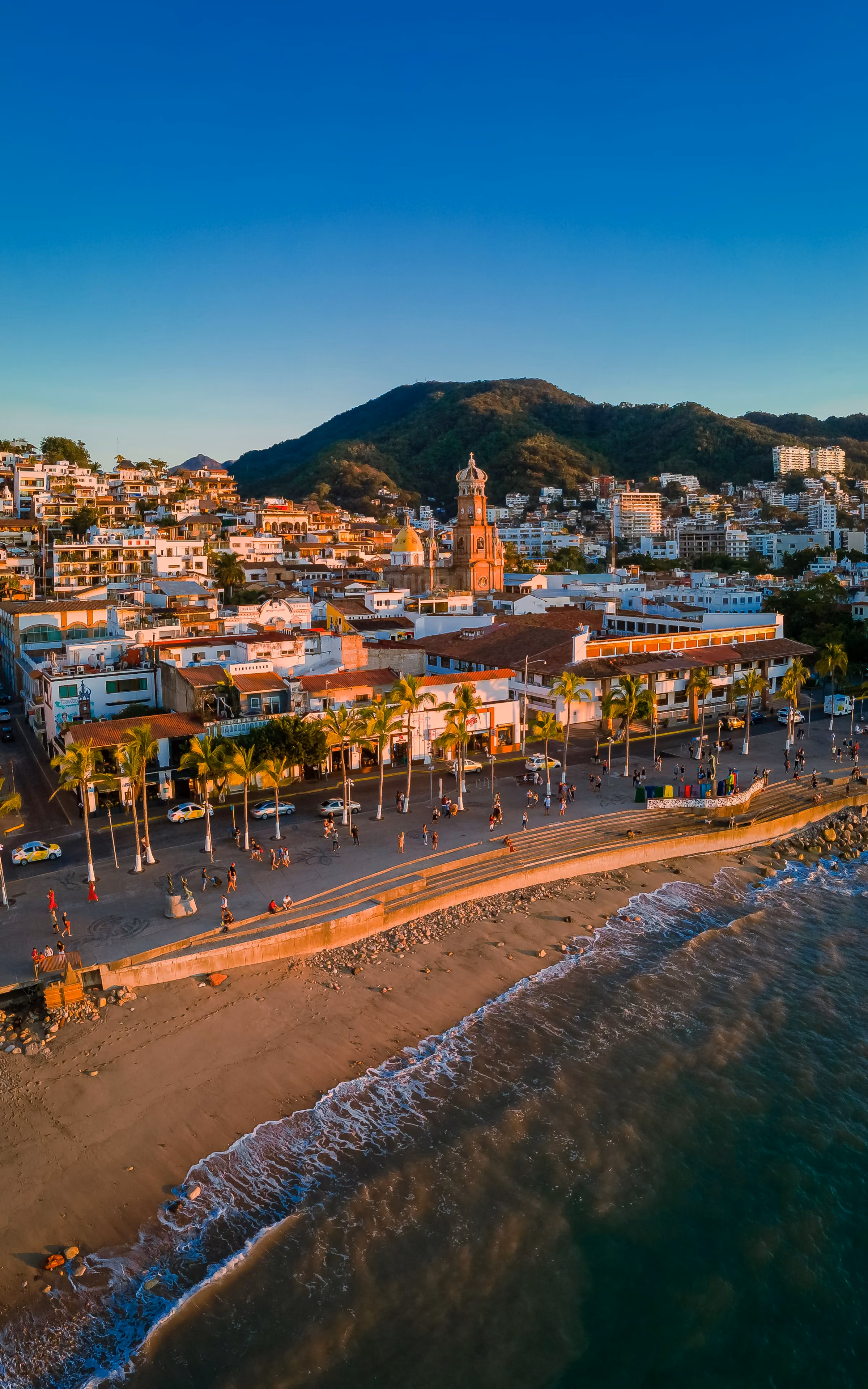 Vista aérea de Puerto Vallarta y la Bahía de Banderas