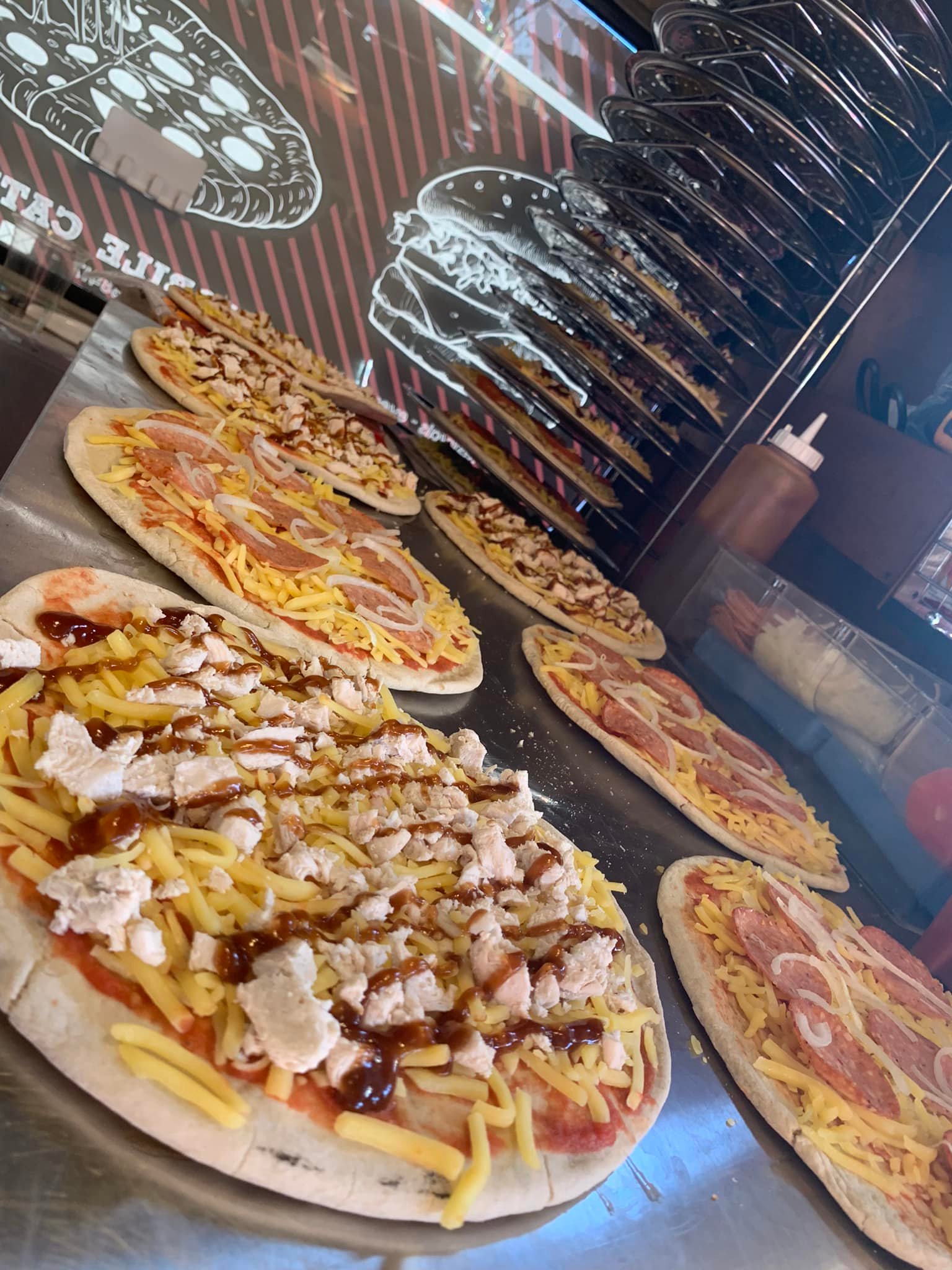 Heat Caravan food truck Tauranga woodfired pizza