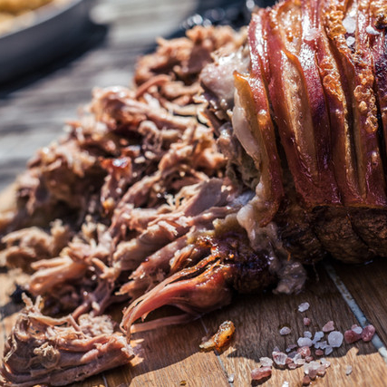 Black & Orange Catering barbecue food truck Taurnaga